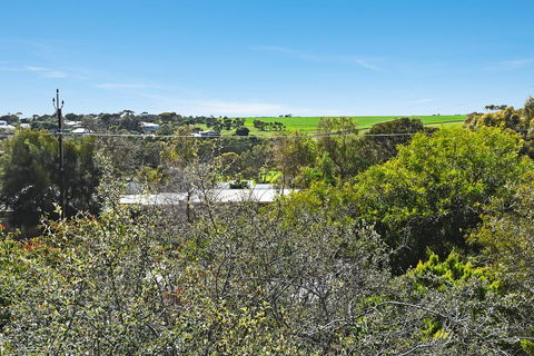 Port Of Call - Port Willunga - C21 SouthCoast Holidays - Accommodation QLD 6