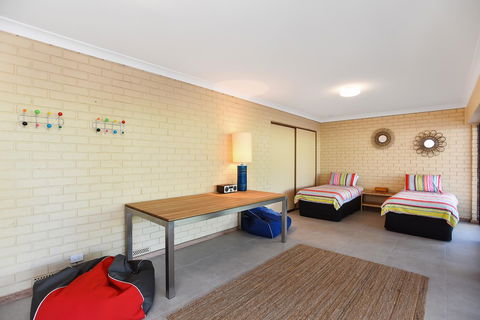 Port Of Call - Port Willunga - C21 SouthCoast Holidays - Accommodation QLD 21