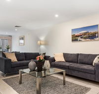 Close to City - Spacious 3 Bedroom Townhouse - Accommodation QLD
