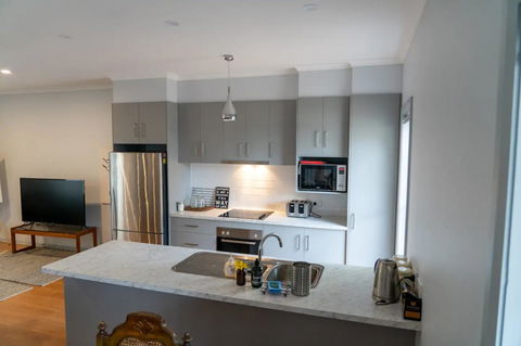 Gawler Townhouse 3 Bedroom - Accommodation QLD 4