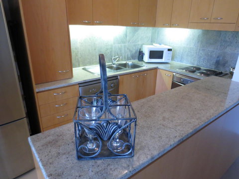 Lights Landing Apartments - Accommodation QLD 7