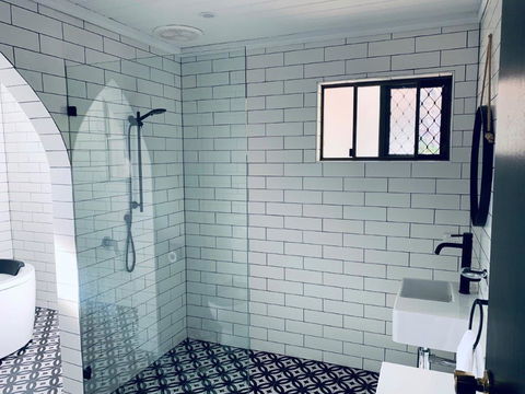 The Manor Basket Range - Accommodation QLD 10