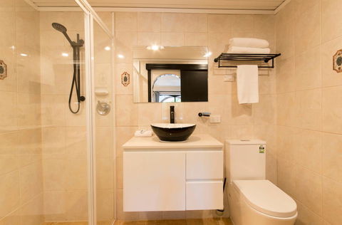 The Manor Basket Range - Accommodation QLD 6