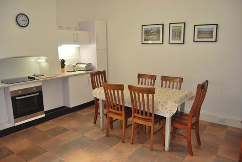 Jacaranda Cottage - Accommodation QLD 9