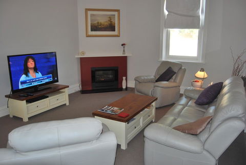 Jacaranda Cottage - Accommodation QLD 2