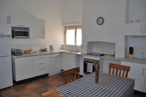 Jacaranda Cottage - Accommodation QLD 8