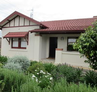 Mataro Cottage - Accommodation QLD