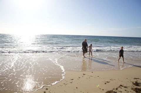 Seawall Apartments - Accommodation QLD 27