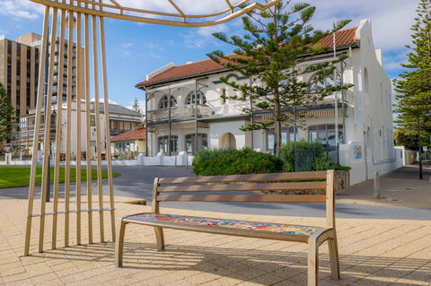 Seawall Apartments - Accommodation QLD 15