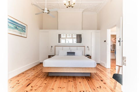 Seawall Apartments - Accommodation QLD 6