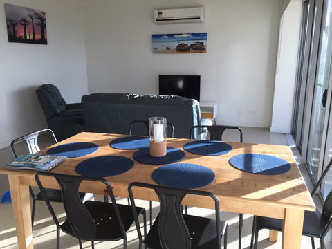 Penneshaw Oceanview Apartments - Accommodation QLD 13