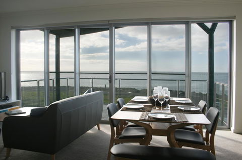 Penneshaw Oceanview Apartments - Accommodation QLD 6