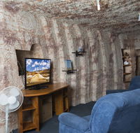 Ali's Underground - Accommodation QLD