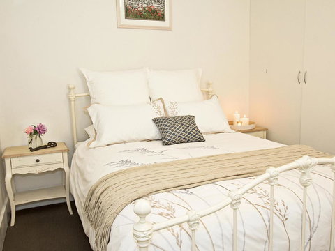 Queen's Cottage Barossa Valley - Accommodation QLD 5