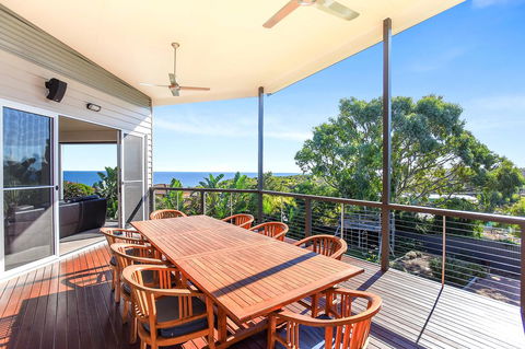 Lavina Luxury Beach House - Accommodation QLD 0