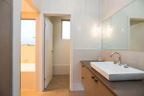 Lavina Luxury Beach House - Accommodation QLD 27