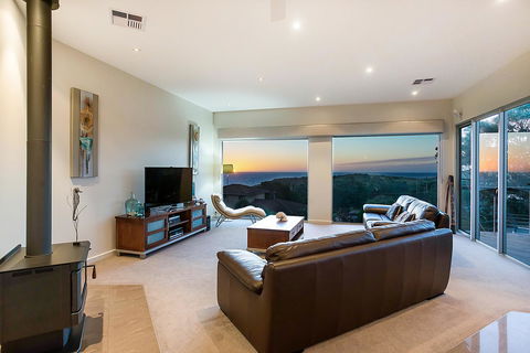 Lavina Luxury Beach House - Accommodation QLD 21