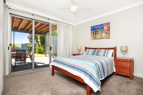 Lavina Luxury Beach House - Accommodation QLD 19