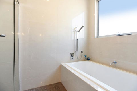 Lavina Luxury Beach House - Accommodation QLD 28