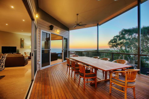 Lavina Luxury Beach House - Accommodation QLD 12