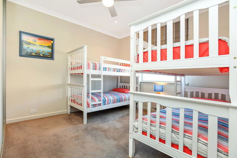 Lavina Luxury Beach House - Accommodation QLD 18