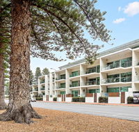 Breeze Beachfront Apartments - Accommodation QLD