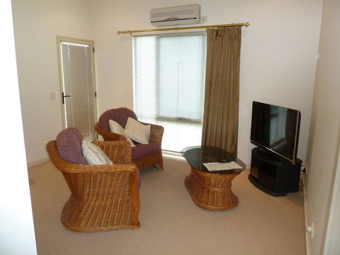SeaShells Penneshaw - Accommodation QLD 40