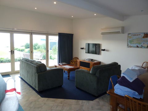 SeaShells Penneshaw - Accommodation QLD 9