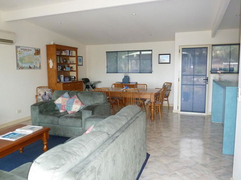 SeaShells Penneshaw - Accommodation QLD 12