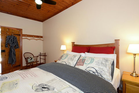 Trafalgar Premium Vintage Suites - Accommodation QLD 23