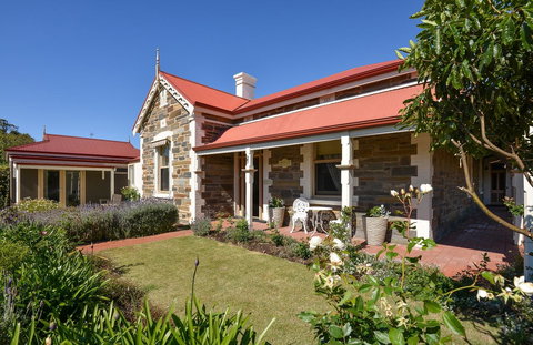 Trafalgar Premium Vintage Suites - Accommodation QLD 0