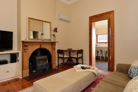 Trafalgar Premium Vintage Suites - Accommodation QLD 18