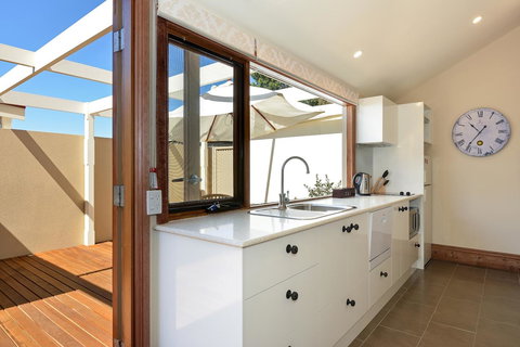 Trafalgar Premium Vintage Suites - Accommodation QLD 12