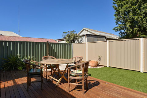 Trafalgar Premium Vintage Suites - Accommodation QLD 11