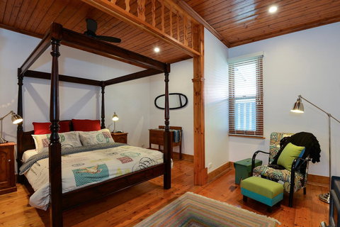 Trafalgar Premium Vintage Suites - Accommodation QLD 10