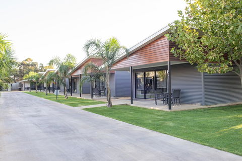 Paringa Resort - Accommodation QLD 4