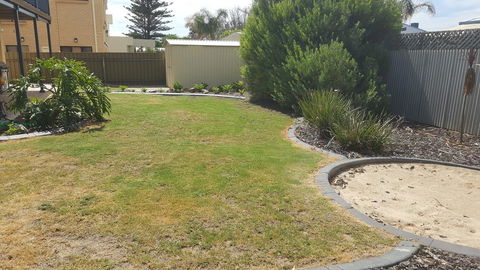 Beachside Escape On The Esplanade - Accommodation QLD 11