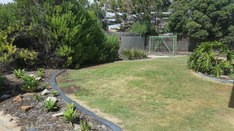 Beachside Escape On The Esplanade - Accommodation QLD 12