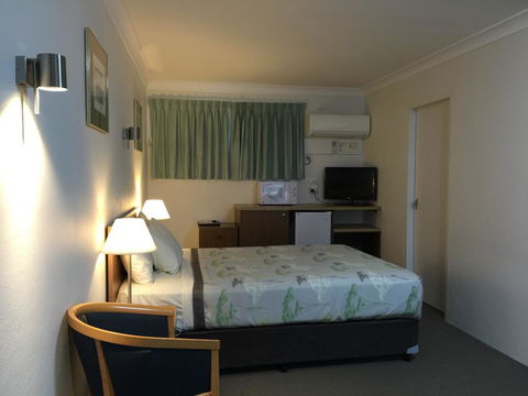 Ten Dollar Town Motel - Accommodation QLD 30