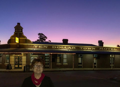 Ten Dollar Town Motel - Accommodation QLD 27
