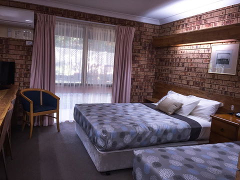 Ten Dollar Town Motel - Accommodation QLD 5