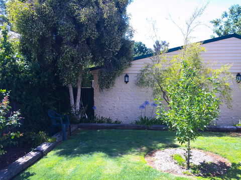 Ten Dollar Town Motel - Accommodation QLD 22