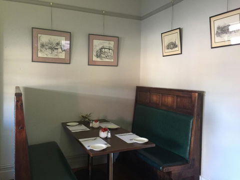 Ten Dollar Town Motel - Accommodation QLD 2