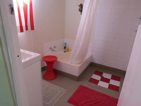 The Pig And Whistle - Accommodation QLD 11