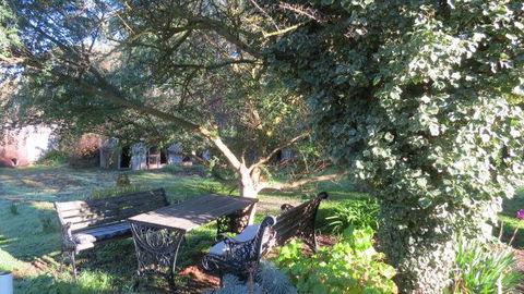 The Pig And Whistle - Accommodation QLD 14