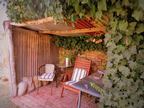 The Pig And Whistle - Accommodation QLD 8