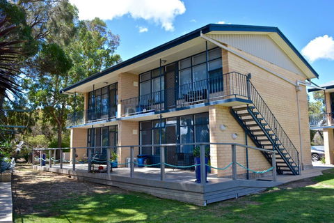 Longbeach Apartments - Accommodation QLD 0