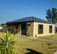 DBJ Holiday Units - Accommodation QLD