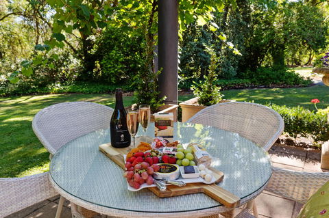 Adelaide Hills Retreats - Accommodation QLD 14