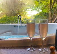 Adelaide Hills Retreats - Accommodation QLD